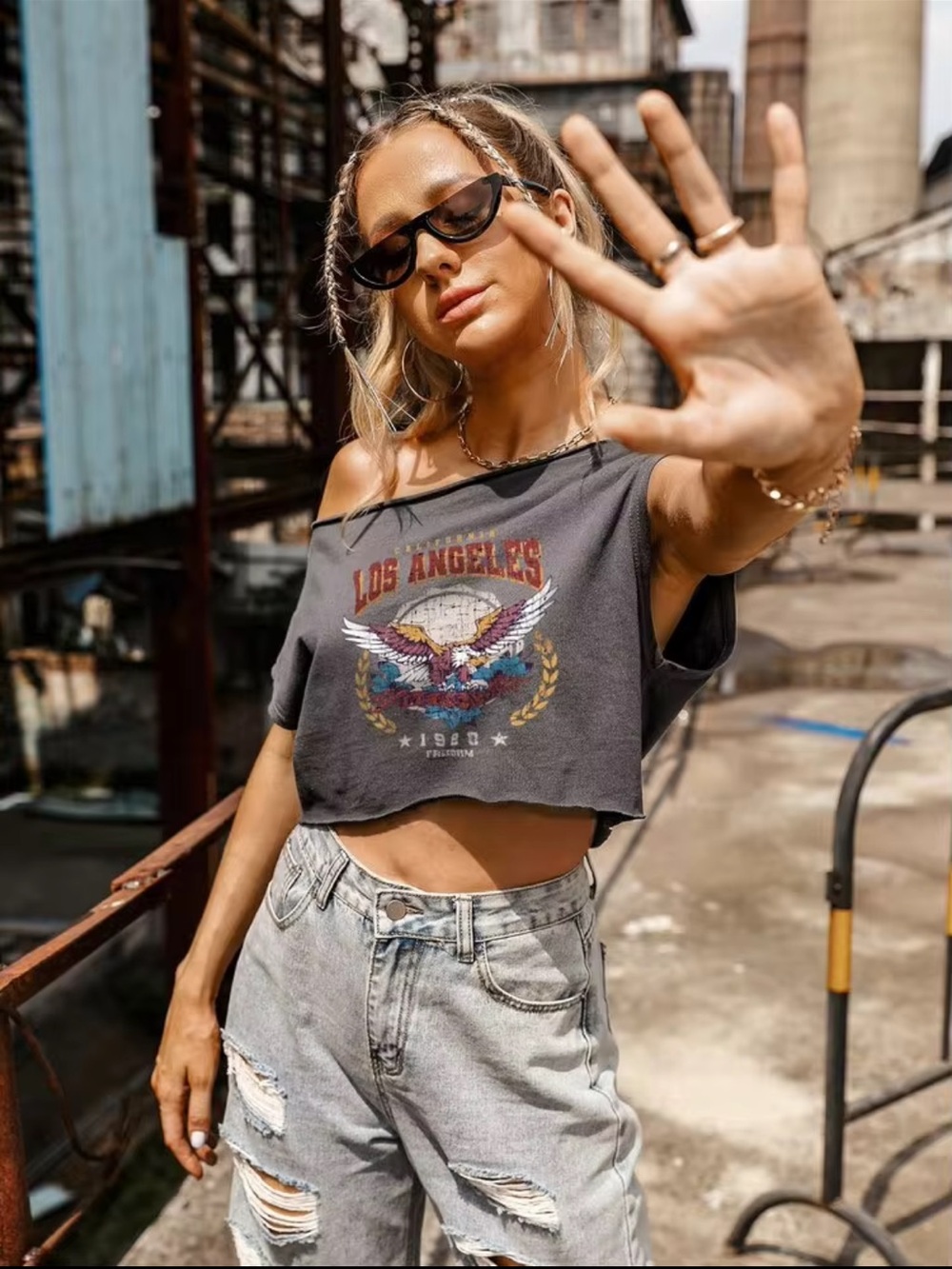 *BRAND NEW* Large Gray California Los Angeles Freedom Graphic Crop Top